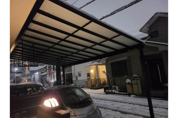 YKKAP ソラリアテラス屋根 フラット型 積雪20cmを激安価格で施工販売
